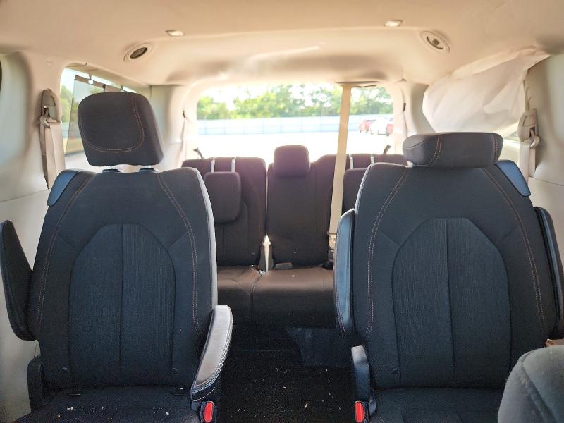 Photo 10 from auction – 2017 CHRYSLER PACIFICA with VIN 2C4RC1BG9HR795873