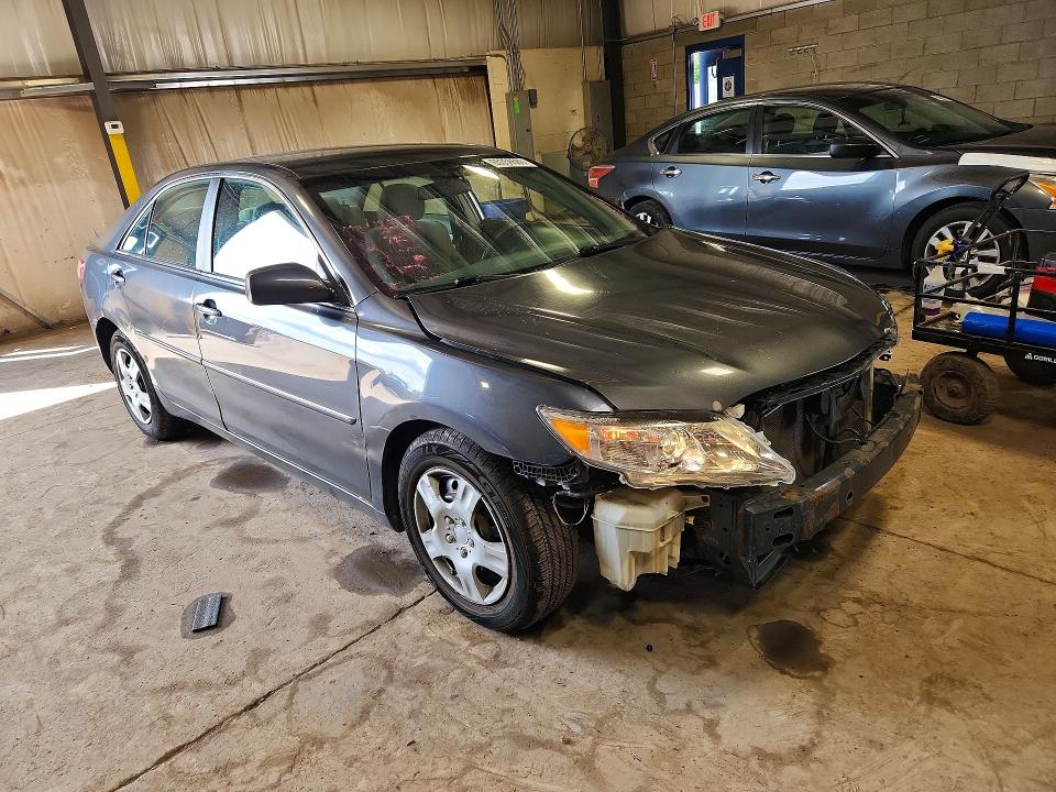 Photo 4 from auction – 2011 TOYOTA CAMRY with VIN 4T1BF3EK4BU598880