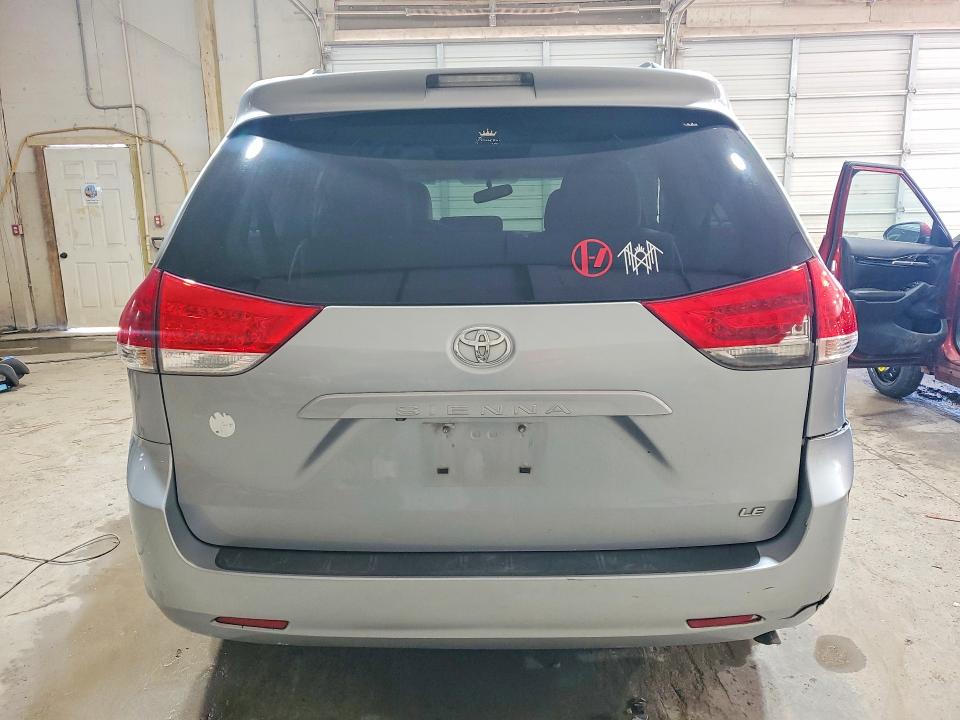 Photo 6 from auction – 2011 TOYOTA SIENNA with VIN 5TDKK3DC5BS053480