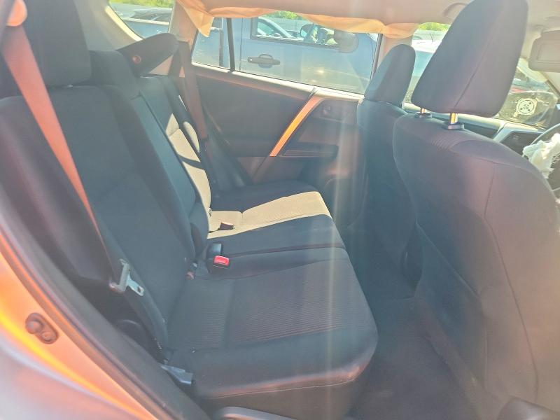 Photo 10 from auction – 2015 TOYOTA RAV4 with VIN JTMBFREV2FJ050238