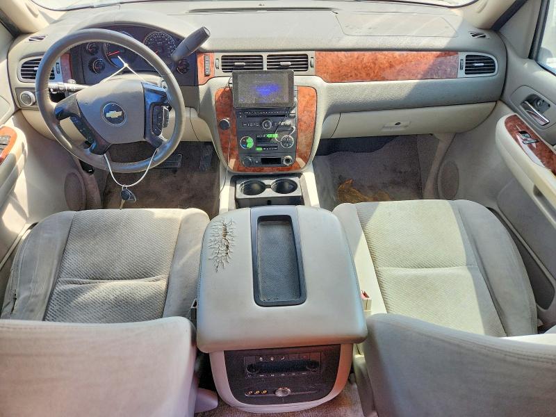 Photo 8 from auction – 2008 CHEVROLET SUBURBAN with VIN 1GNFC16028R236520