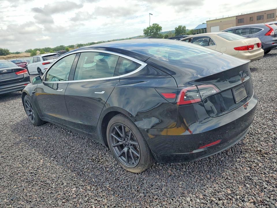 Foto 2 de la subasta – 2019 TESLA MODEL 3 con VIN 5YJ3E1EA3KF327812