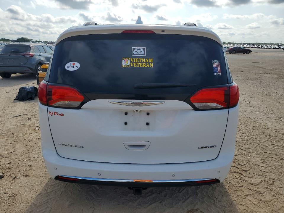 Photo 6 from auction – 2017 CHRYSLER PACIFICA with VIN 2C4RC1GG4HR530920