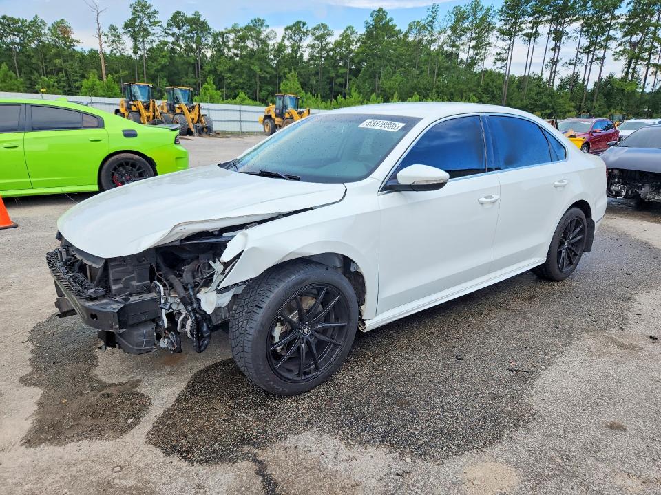 VOLKSWAGEN PASSAT 2017 с VIN 1VWDT7A39HC004095 - Снимка от търг