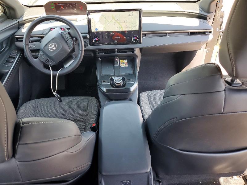 Снимка 8 от търг – 2026 TOYOTA BZ с VIN JTMBCAEB4TA003241