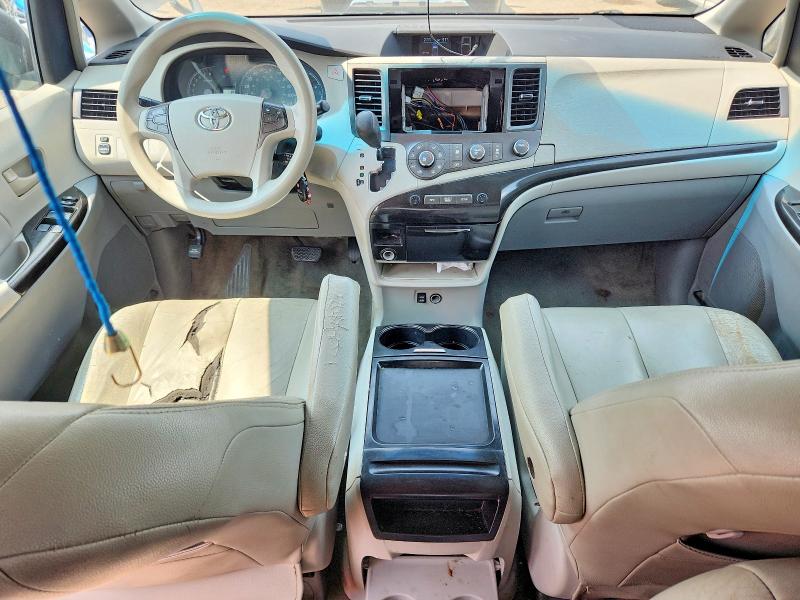Photo 8 from auction – 2011 TOYOTA SIENNA with VIN 5TDJK3DC0BS023346