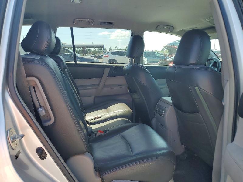 Photo 11 from auction – 2011 TOYOTA HIGHLANDER with VIN 5TDBK3EH4BS085640
