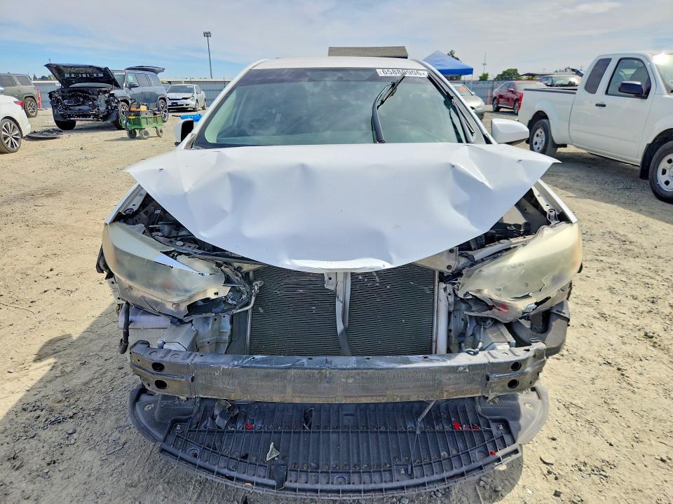 Photo 5 from auction – 2014 TOYOTA COROLLA with VIN 5YFBURHE5EP063951
