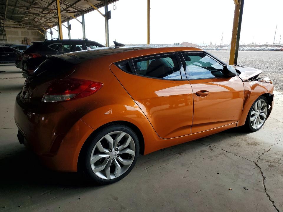 Photo 3 from auction – 2013 HYUNDAI VELOSTER with VIN KMHTC6AD6DU157406