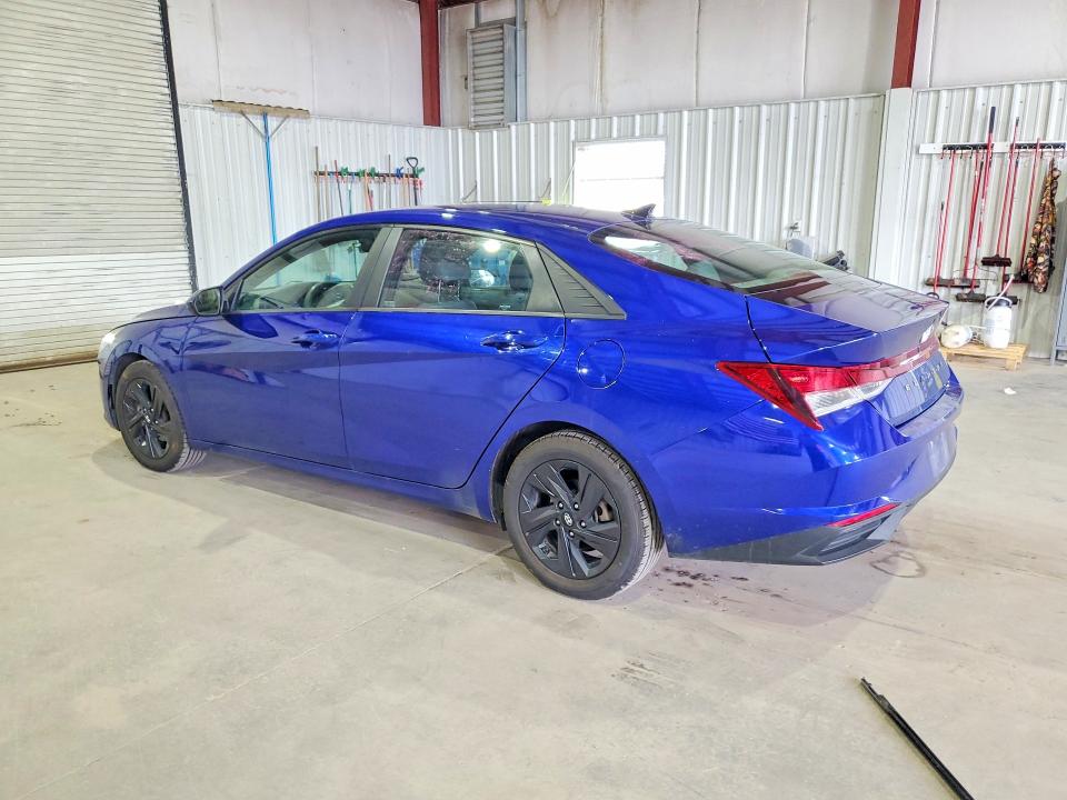 Photo 2 from auction – 2023 HYUNDAI ELANTRA with VIN 5NPLM4AG6PH103716