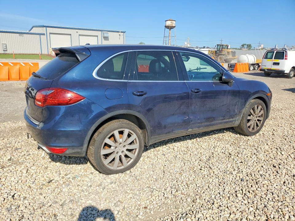 Photo 3 from auction – 2011 PORSCHE CAYENNE with VIN WP1AB2A26BLA47754