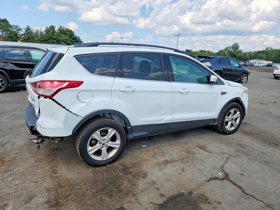 Photo 3 from auction – 2016 FORD ESCAPE with VIN 1FMCU9GX1GUB02110