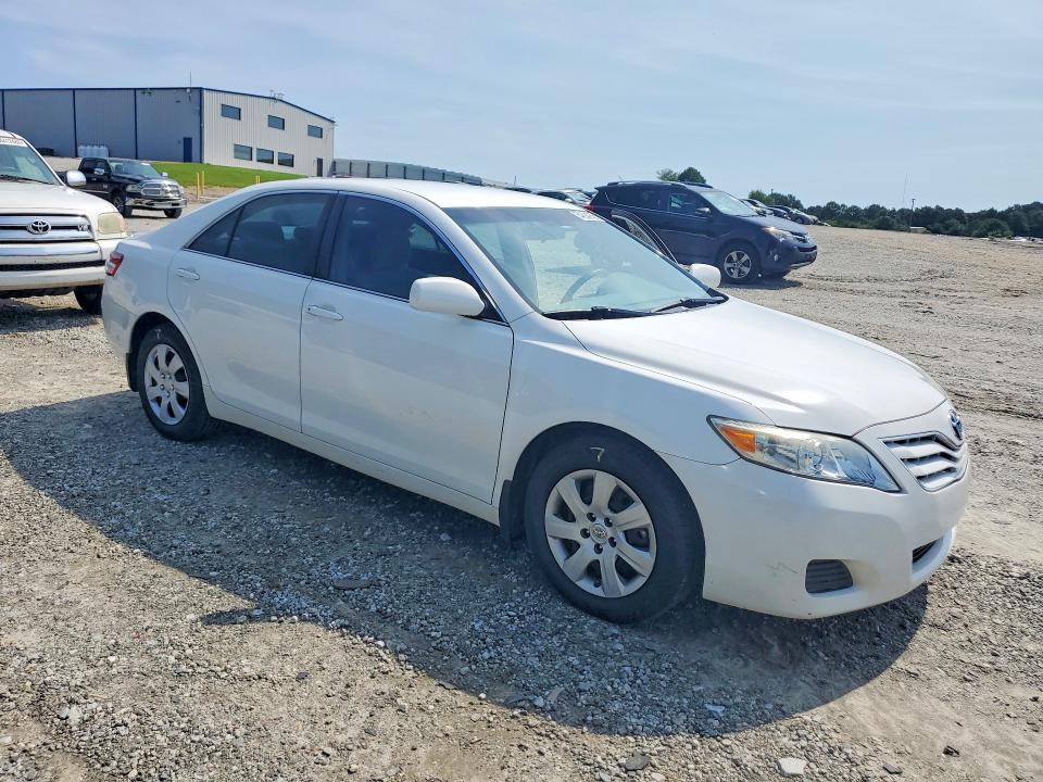 Photo 4 from auction – 2011 TOYOTA CAMRY with VIN 4T1BF3EK2BU749568