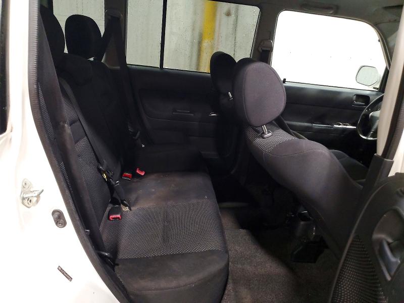 Photo 10 from auction – 2005 SCION XB with VIN JTLKT324654029203