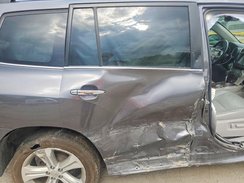 Photo 11 from auction – 2011 TOYOTA HIGHLANDER with VIN 5TDDK3EH5BS080990