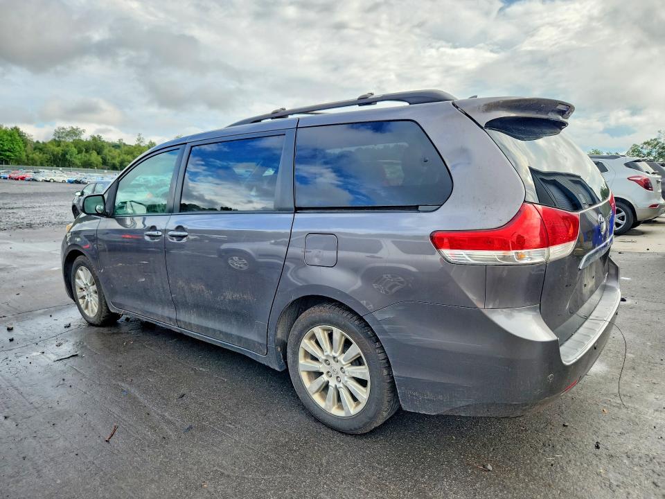 Photo 2 from auction – 2011 TOYOTA SIENNA with VIN 5TDDK3DC2BS014550