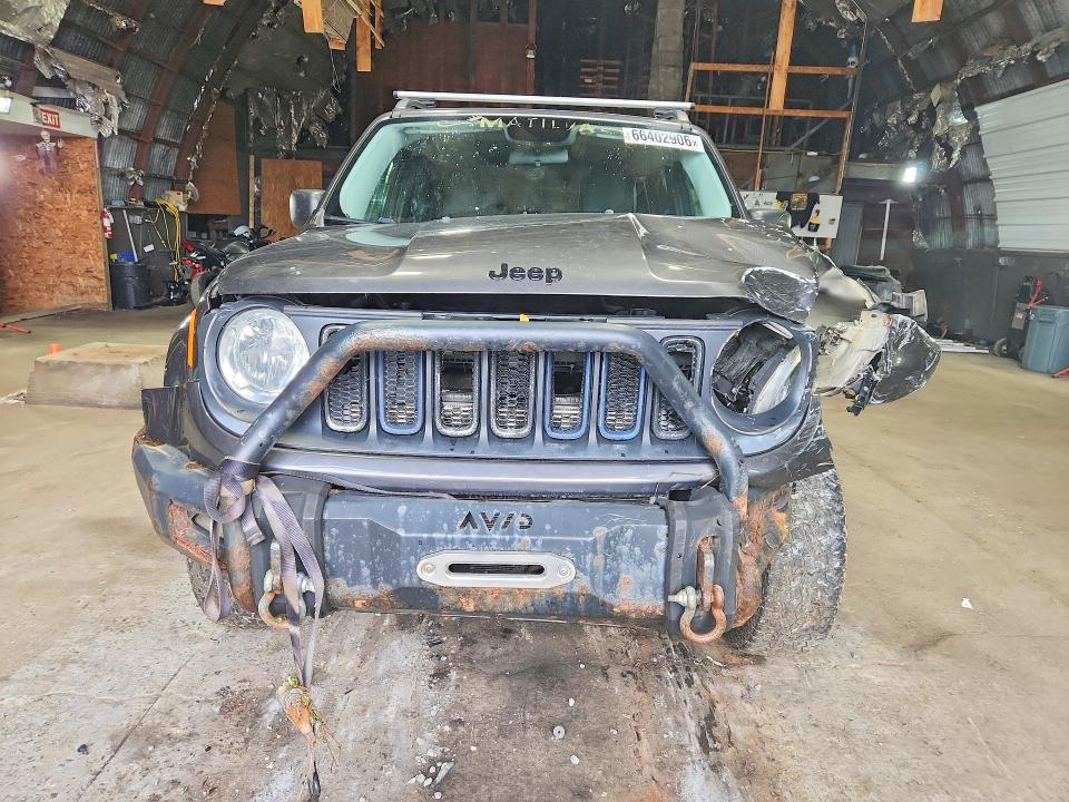 Photo 5 from auction – 2017 JEEP RENEGADE with VIN ZACCJBAB7HPG64050