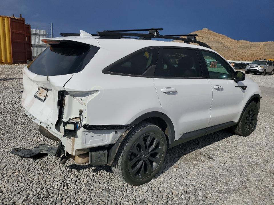 Photo 3 from auction – 2023 KIA SORENTO with VIN 5XYRHDLF9PG224055