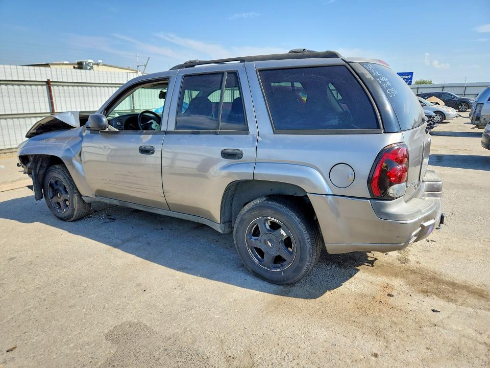 Photo 2 from auction – 2006 CHEVROLET TRAILBLAZER with VIN 1GNDT13S562125351