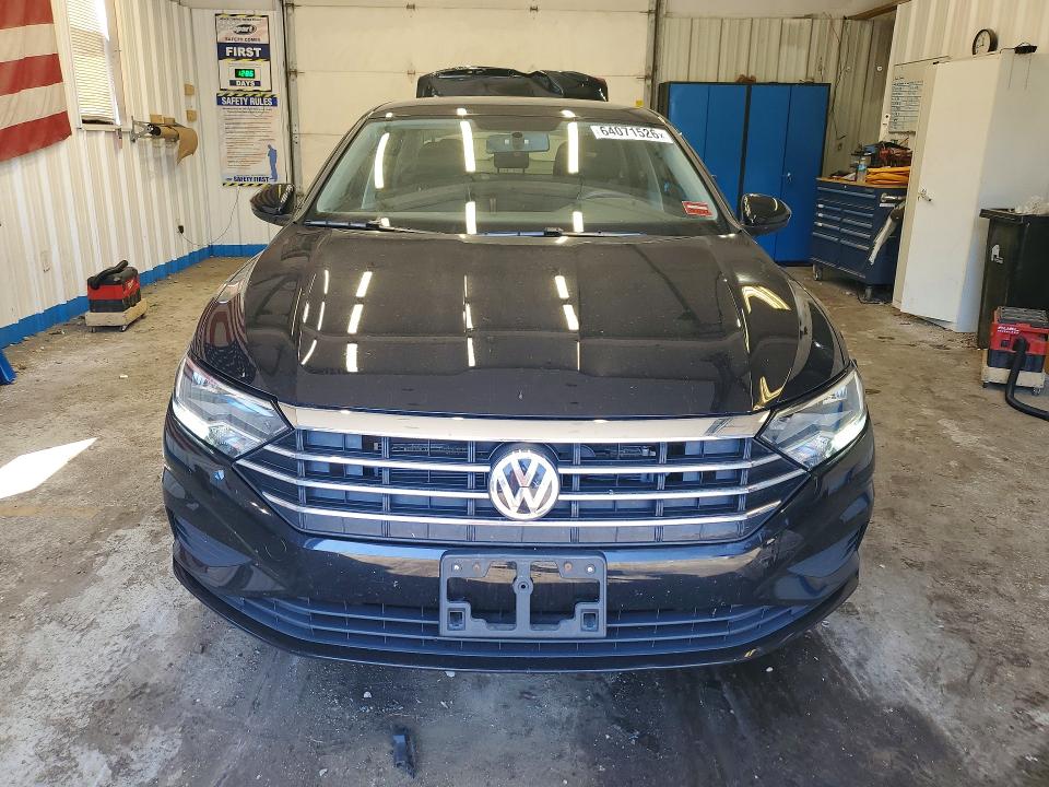 Photo 5 from auction – 2019 VOLKSWAGEN JETTA with VIN 3VWC57BU3KM082052