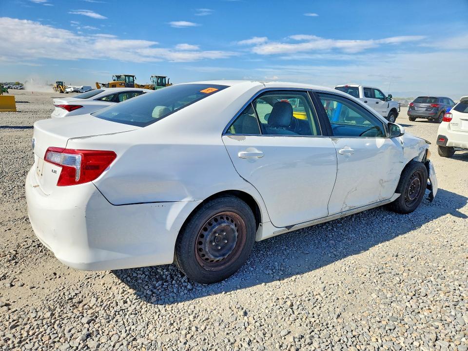 Photo 3 from auction – 2014 TOYOTA CAMRY with VIN 4T4BF1FK4ER432484