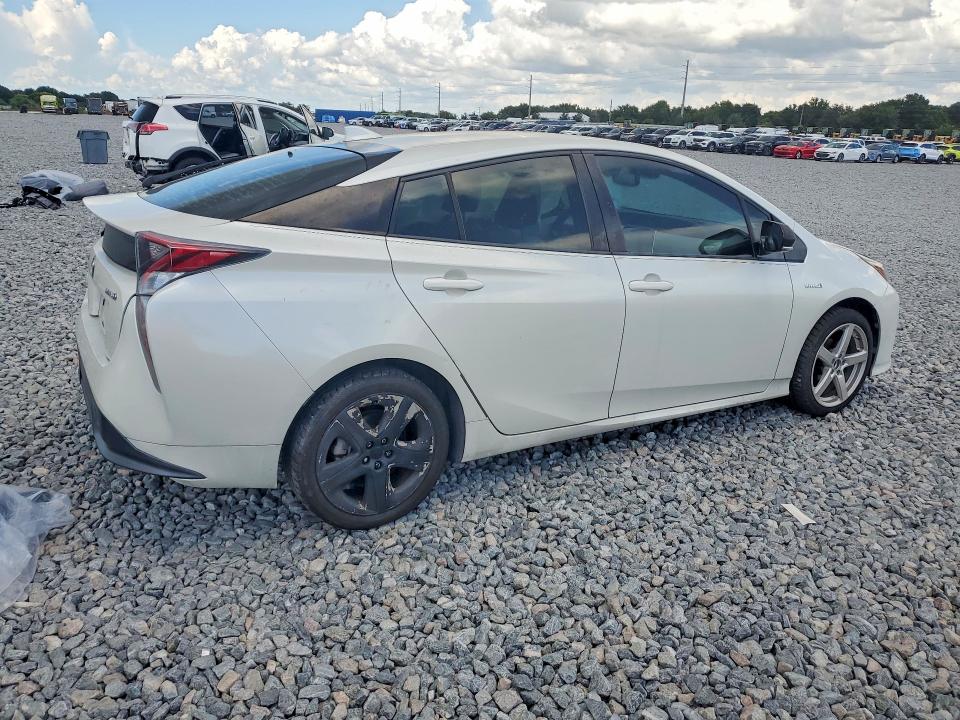 Photo 3 from auction – 2016 TOYOTA PRIUS with VIN JTDKARFU1G3525436