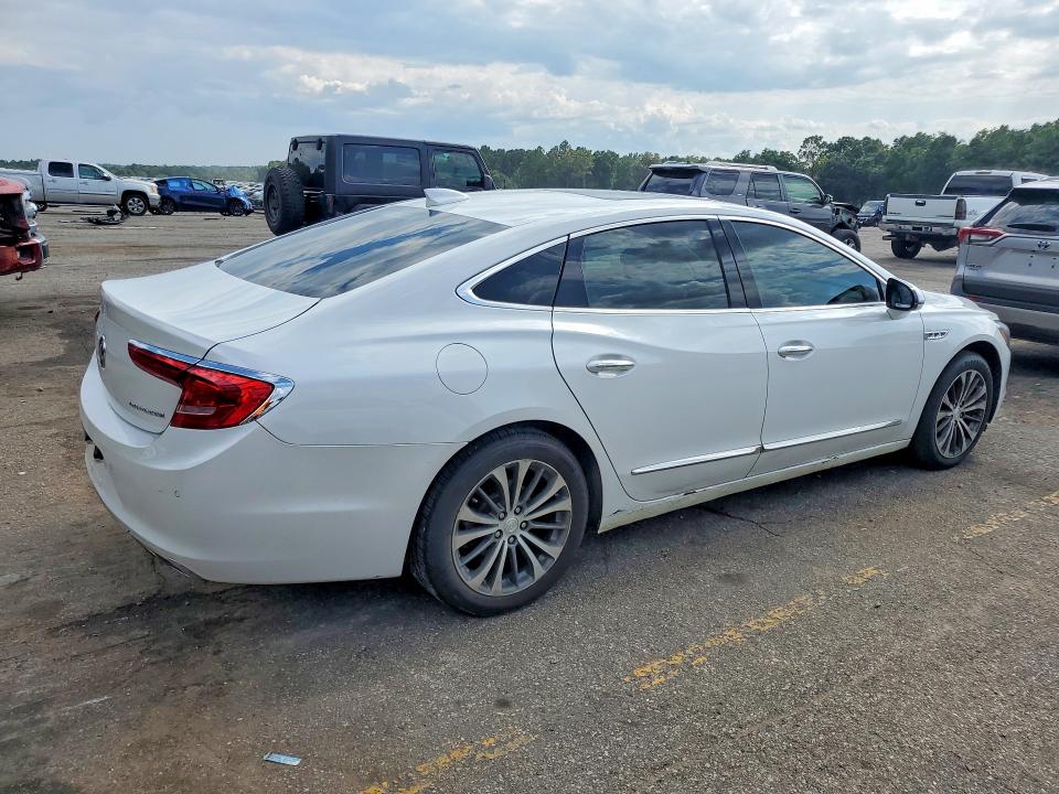 Photo 3 from auction – 2017 BUICK LACROSSE with VIN 1G4ZR5SS4HU131716