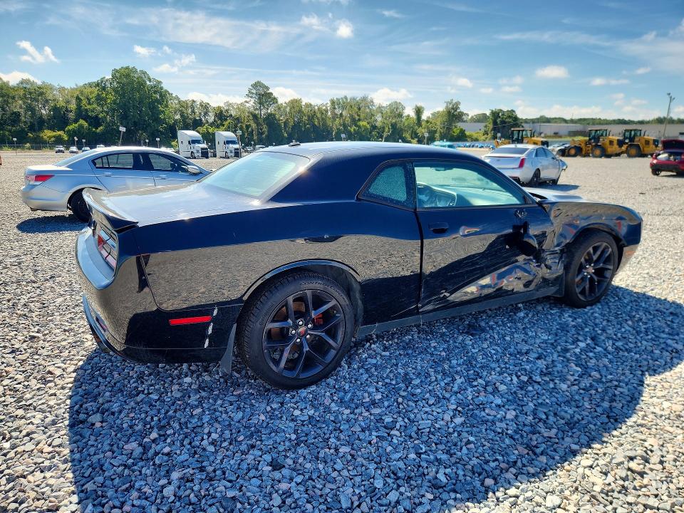 Photo 3 from auction – 2016 DODGE CHALLENGER with VIN 2C3CDZAG7GH184090
