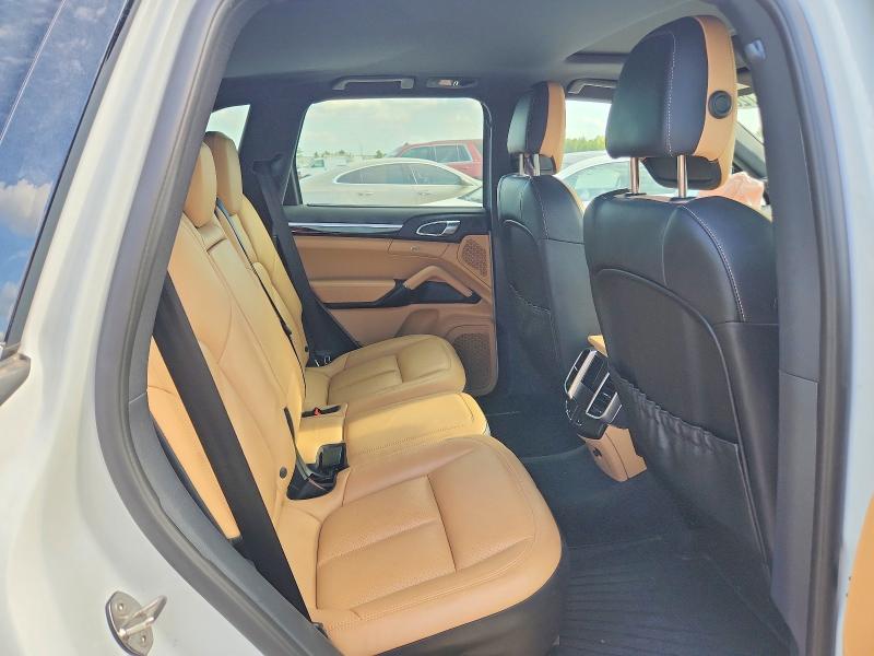 Photo 11 from auction – 2016 PORSCHE CAYENNE with VIN WP1AA2A20GKA10652