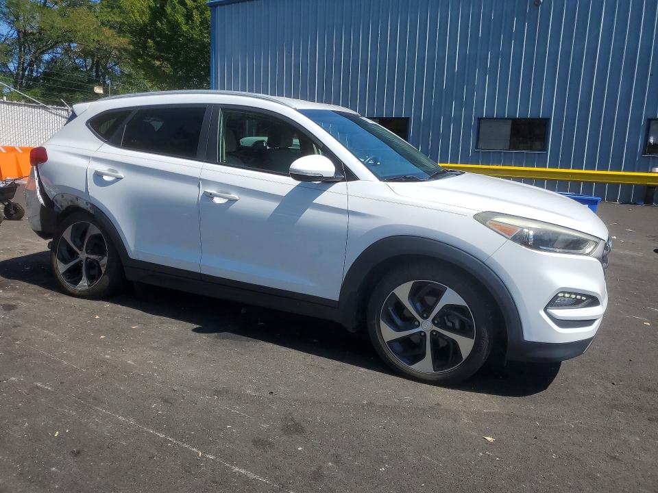 Photo 4 from auction – 2016 HYUNDAI TUCSON with VIN KM8J33A20GU162643