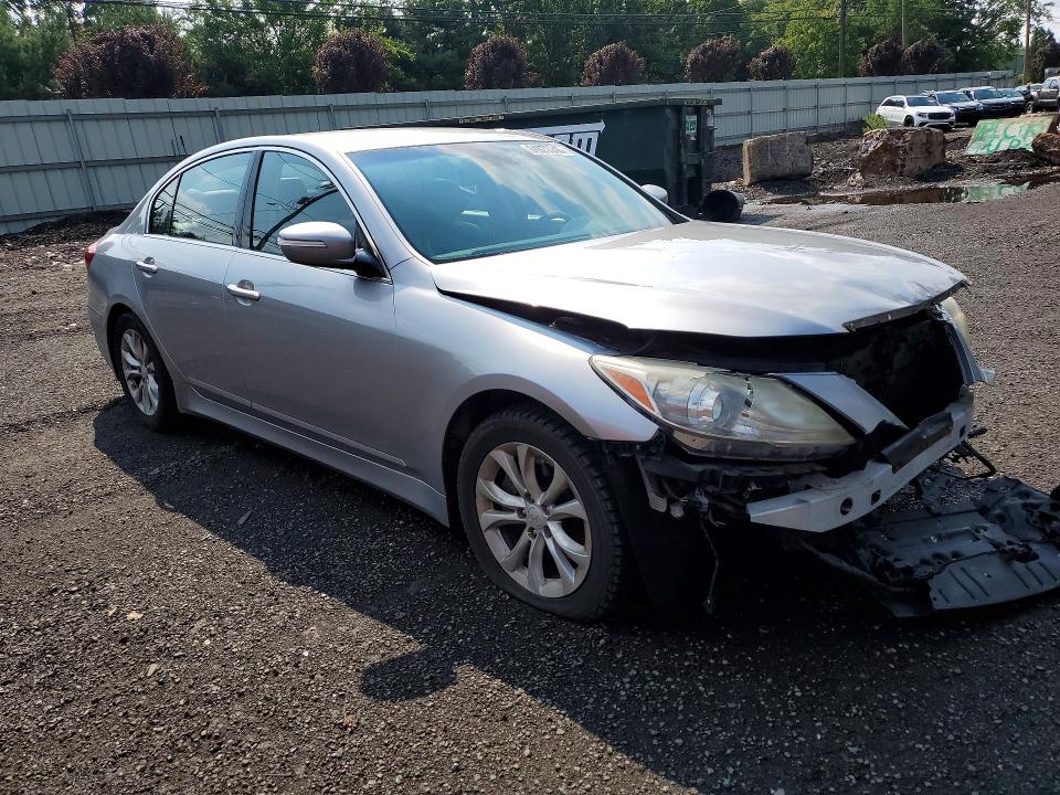 Photo 4 from auction – 2012 HYUNDAI GENESIS with VIN KMHGC4DD3CU204827