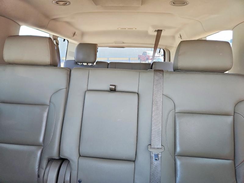 Photo 10 from auction – 2016 CHEVROLET SUBURBAN with VIN 1GNSCHKC2GR111278