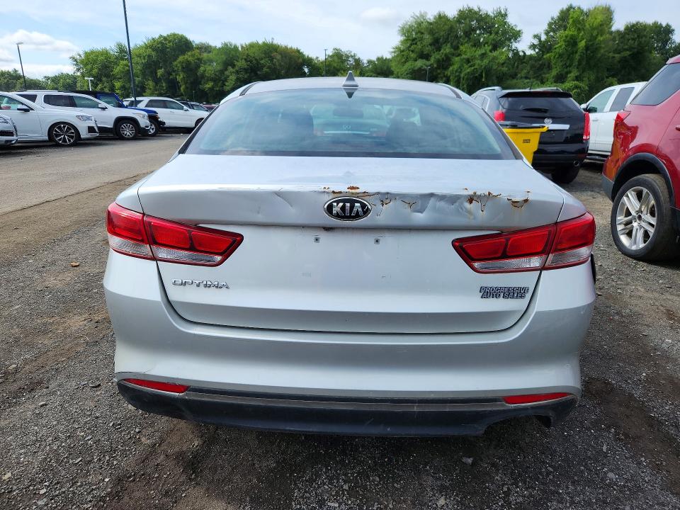 Photo 6 from auction – 2017 KIA OPTIMA with VIN 5XXGT4L33HG160886