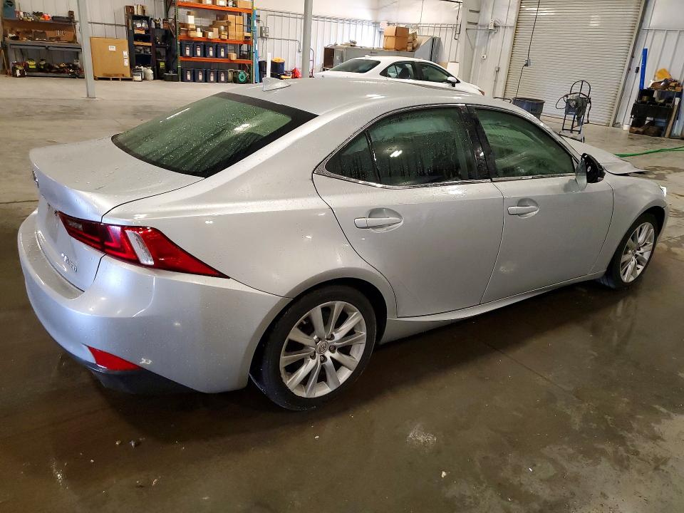 Photo 3 from auction – 2016 LEXUS IS with VIN JTHCM1D27G5004173