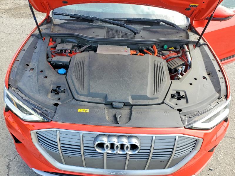 Zdjęcie 11 z aukcji – 2019 AUDI E-TRON z VIN WA1VABGE4KB009821