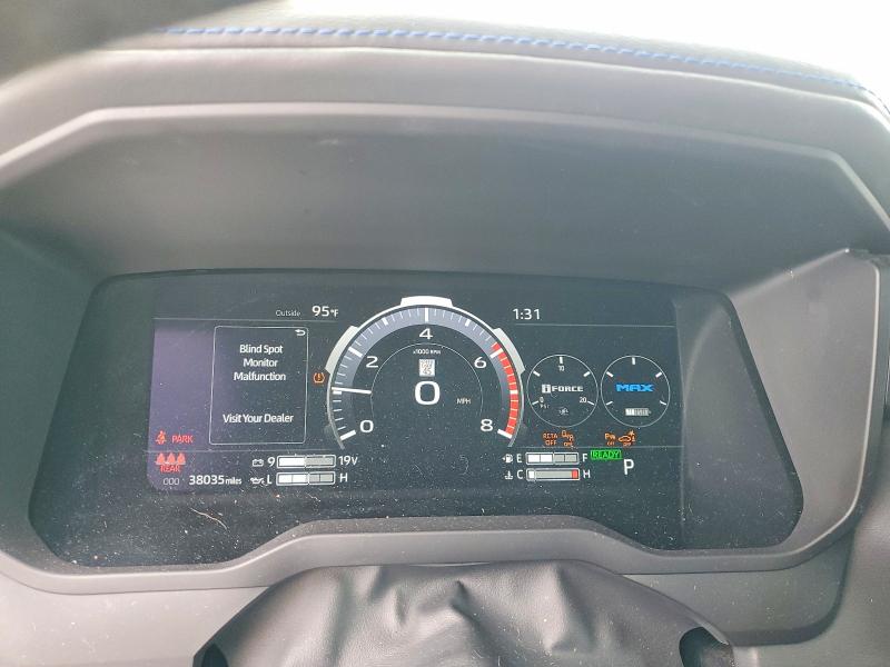 Photo 9 from auction – 2023 TOYOTA TUNDRA with VIN 5TFNC5DB8PX021640