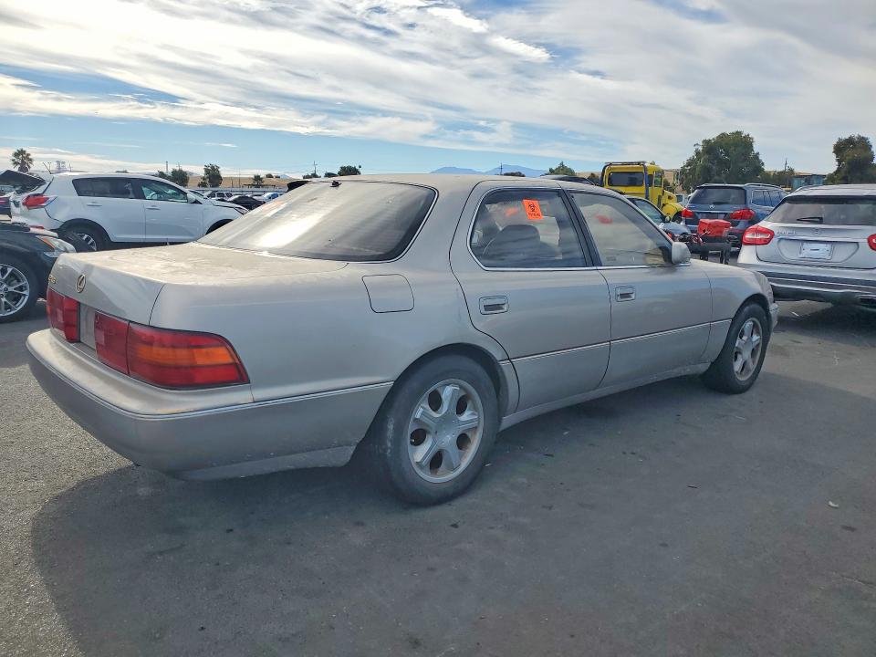 Photo 3 from auction – 1993 LEXUS LS 400 with VIN JT8UF11E3P0147549