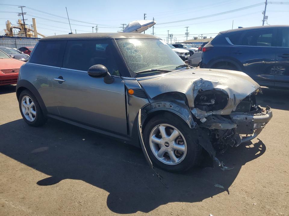 Photo 4 from auction – 2010 MINI COOPER with VIN WMWMF3C58ATZ66019