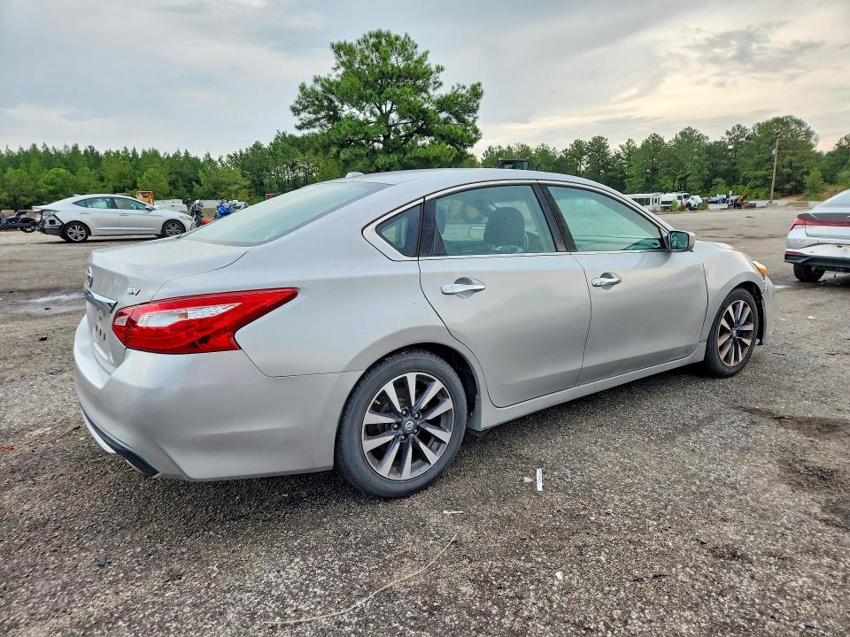 Photo 3 from auction – 2017 NISSAN ALTIMA with VIN 1N4AL3AP5HC175935