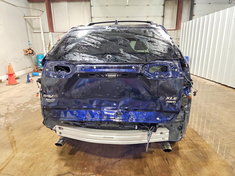 Photo 6 from auction – 2019 TOYOTA RAV4 with VIN 2T3A1RFVXKC031636