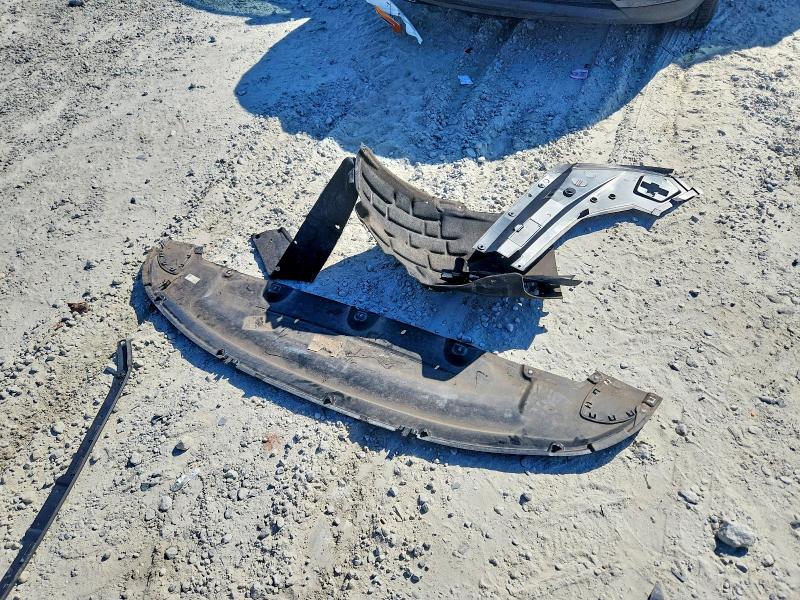 Фото 13 с аукциона – 2024 AUDI Q8 E-TRON с VIN WA1CABGE9RB017589