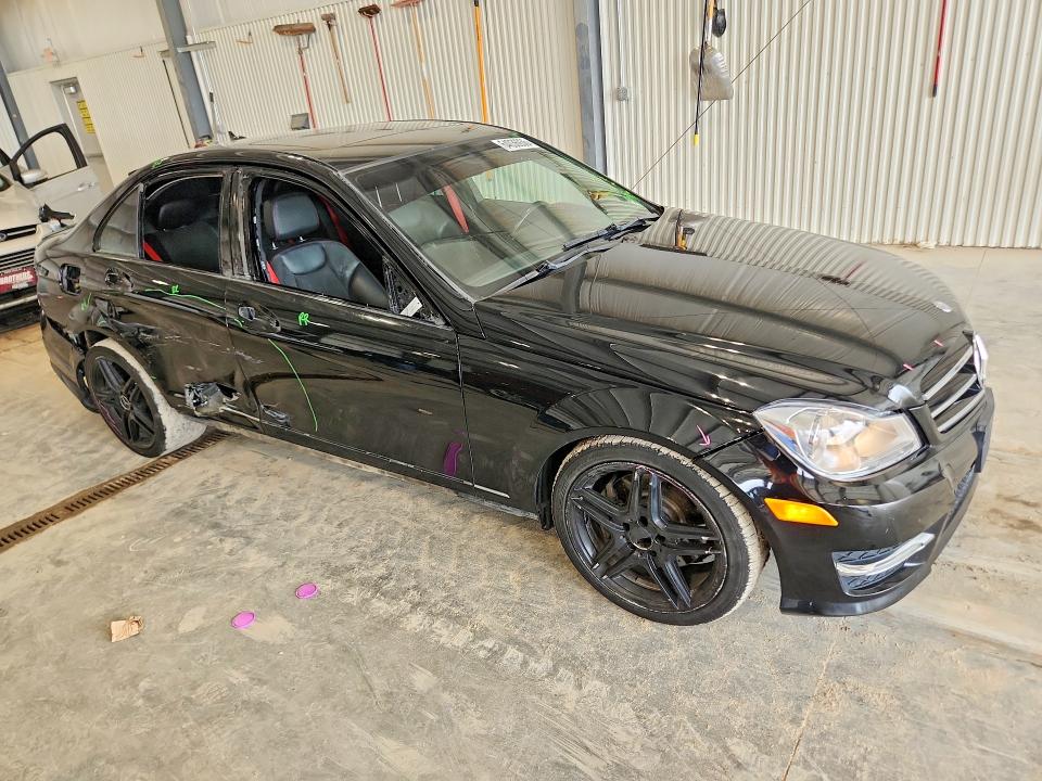 Photo 4 from auction – 2013 MERCEDES-BENZ C with VIN WDDGF8AB8DA794733