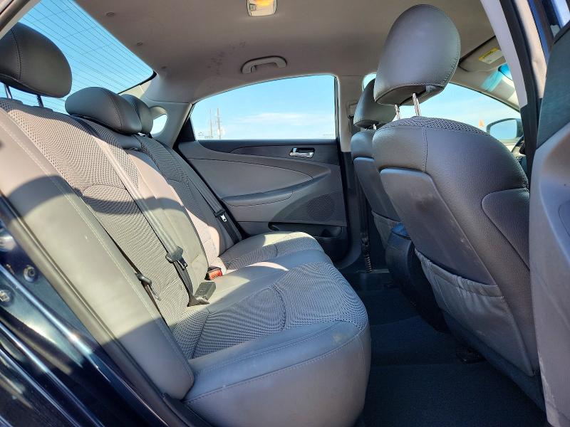 Photo 10 from auction – 2012 HYUNDAI SONATA with VIN 5NPEC4AC9CH387748