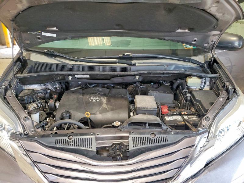 Photo 12 from auction – 2017 TOYOTA SIENNA with VIN 5TDJZ3DC1HS149087