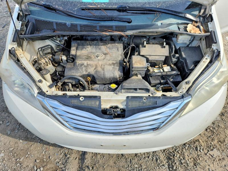 Photo 12 from auction – 2011 TOYOTA SIENNA with VIN 5TDYK3DC0BS078118