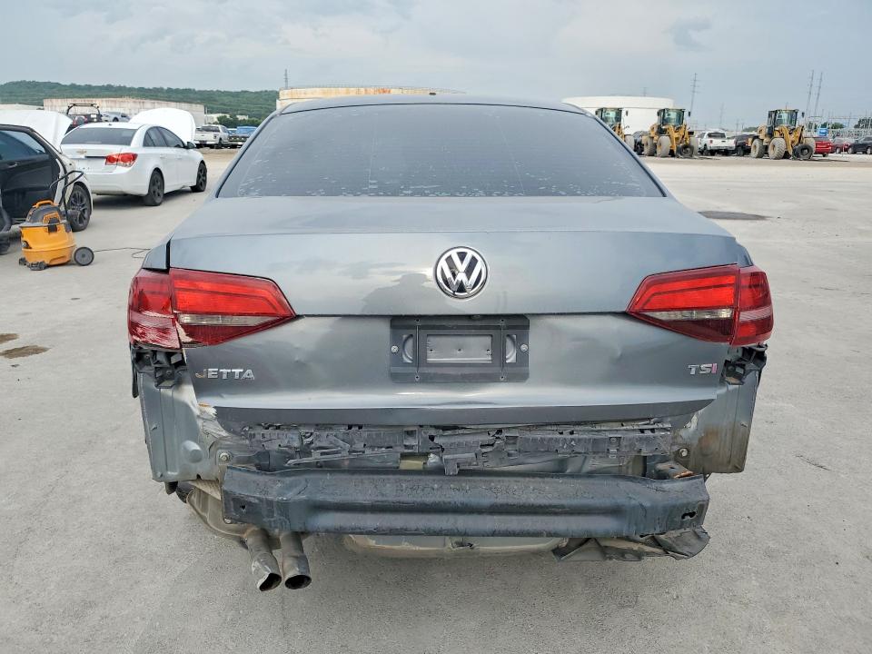 Photo 6 from auction – 2017 VOLKSWAGEN JETTA with VIN 3VW2B7AJ3HM317960