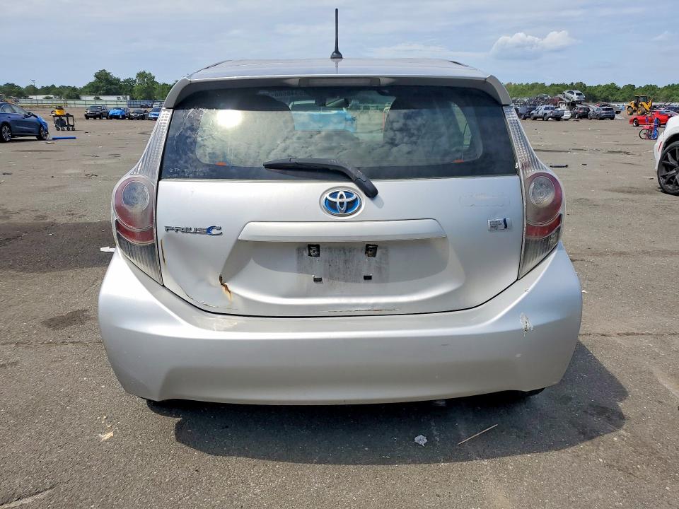 Photo 6 from auction – 2013 TOYOTA PRIUS C with VIN JTDKDTB39D1551680