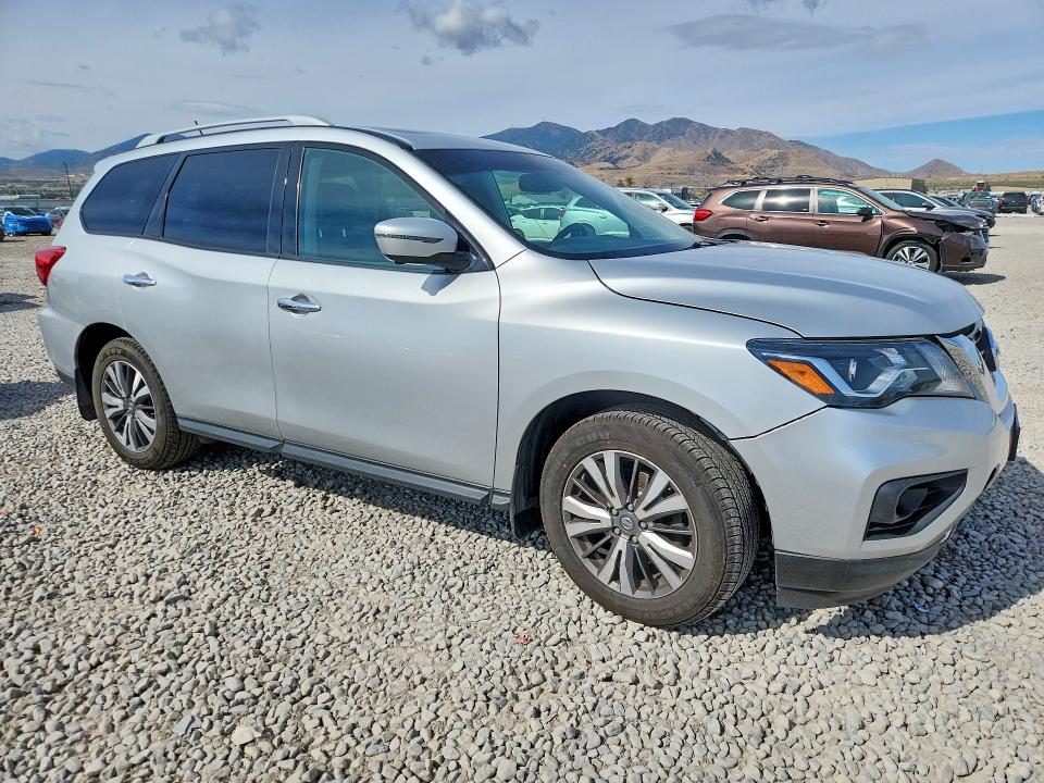 Photo 4 from auction – 2017 NISSAN PATHFINDER with VIN 5N1DR2MM9HC643470
