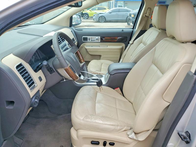 Photo 7 from auction – 2010 LINCOLN MKX with VIN 2LMDJ6JC6ABJ22047