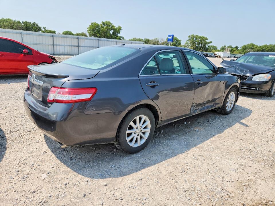 Photo 3 from auction – 2011 TOYOTA CAMRY with VIN 4T4BF3EK7BR110737